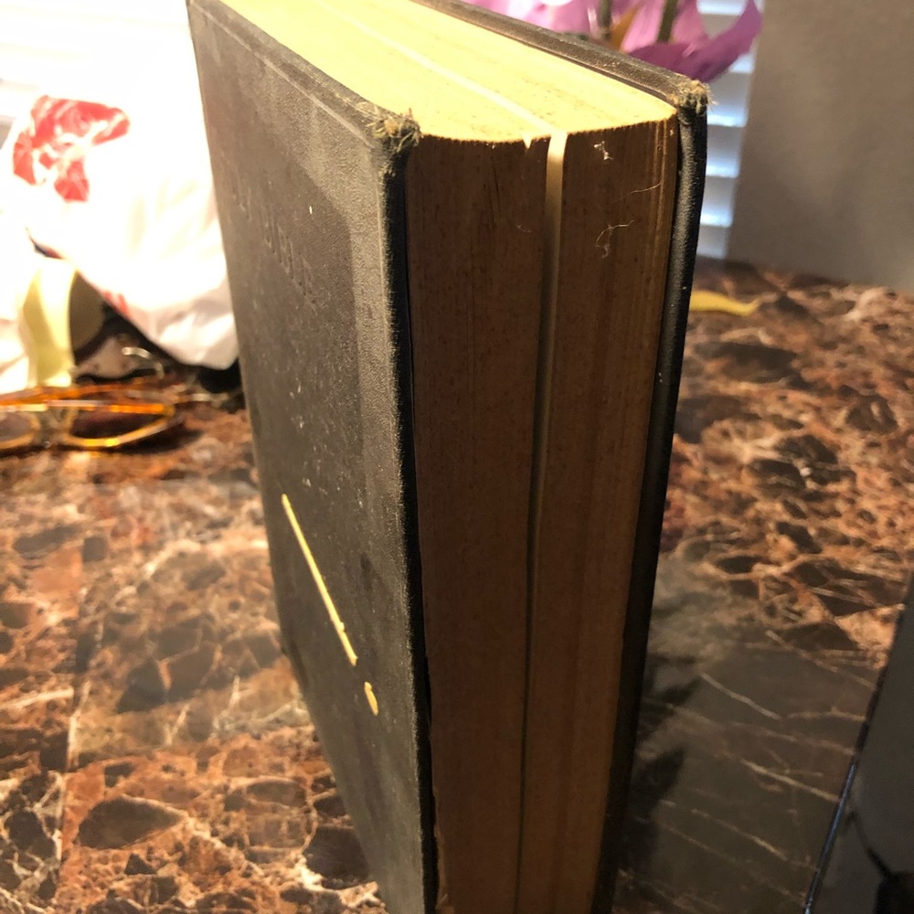 Holy Bible - Picture 5 of 16
